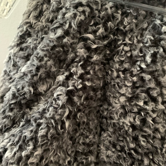 Urban Outfitters Teddie Scarf - Picture 3 of 3